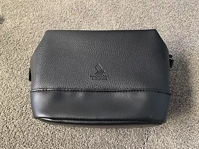 Singapore Airlines LALIQUE Amenity Kit (Male) • $39.95