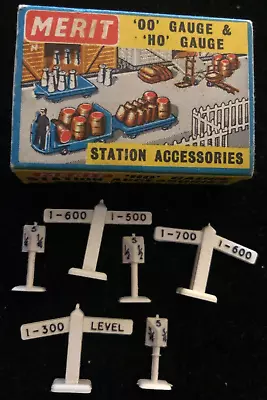 Vintage Merit Railway Oo & Ho Gauge Station Accessories - Level Signs/mile Posts • £3.99