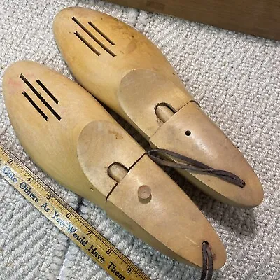 Rochester Shoe Tree Co. Men's Wood Metal Shoe Tree Size M  Wood Vintage • $14.99