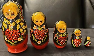 Vintage Wood Nesting Dolls  Hand Paint Gift  Colorful Gift 5 Pcs In 1 • $9.99