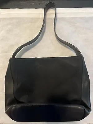 Authentic BURBERRY Vintage Nylon And Leather Shoulder Bag Black • $49