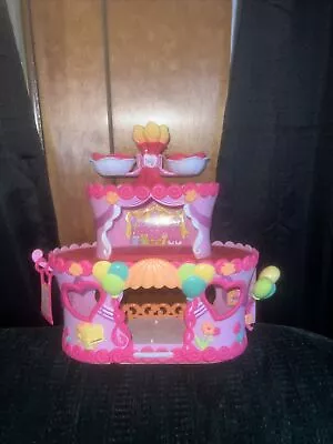 My Little Pony Ponyville Pinkie Pies Roller Skate Party Cake House Playset 2007  • $10