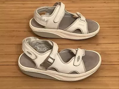 MBT White Leather Sandals Women’s 7-7.5 Comfortable Soles Swiss Pain Relief • $89