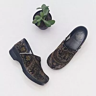 Vintage DANSKO Velvet Tapestry Paisley Textured Clogs Comfort Nurse Shoes Sz 40 • $54.99