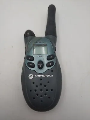 Motorola Talkabout T5000 Black 22-Channels Backlit LCD Display Two Way Radio • $8.99