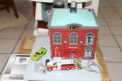 O GAUGE RAIL KING OPERATING FIRE HOUSE #30-9136 With Accessories & Box Ins.  • $140