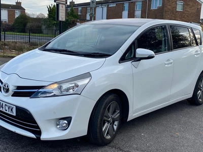 2014 Toyota Verso Trend 1.6 D-4D Pearl White MPV High Specs 7 Seater Pan Roof • £6650
