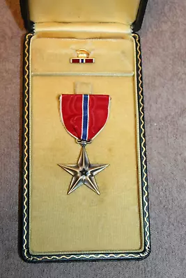 $75 • Buy Original WW2 U.S. Military Bronze Star Medal Cased Set, VG