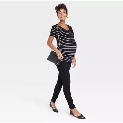 • Ingrid & Isabel Maternity Black Skinny Pocket Work Everyday Pants • Size 4 • $25