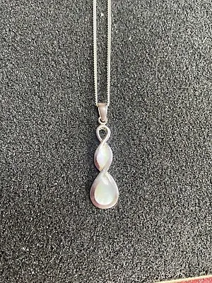 Simply Silver 925 Necklace Mother Of Pearl Pendant • £6