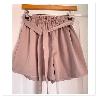 NWT Zaful Paperbag Shorts With Belt M • $8