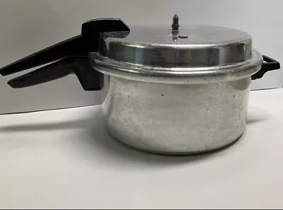 VINTAGE MIRRO 6 QT. ALUMINUM PRESSURE COOKER  284H With Book • $14.99