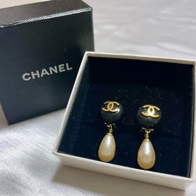 Authentic Chanel 94A Coco Mark Pearl Earrings Women's Gold Black • £471.59