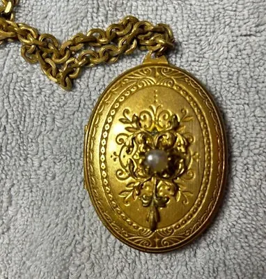 VINTAGE MIRIAM HASKELL LARGE LOCKET With Chain . • $215