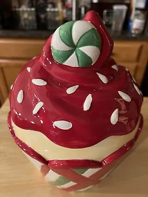 Strawberry Cupcake Cookie Jar • $10