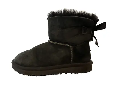 UGG Bailey Bow II Winter Kid's Boots 1017394K Girls Size 1 Black • $19.99