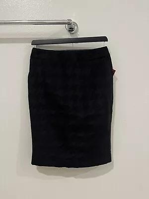 Merona Pencil Skirt Black Color In Size 4 • $11.50