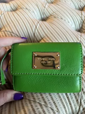 Michael Kors Kelley Green Wallet With Key Holder • $30