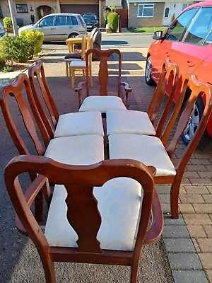 £500 • Buy Second-hand Oval Dining Table With 6 Chairs, Sideboard, 2-piece Unit.