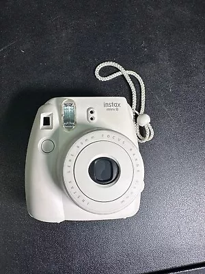 Fiji Film Instax Mini 8 Instant Camera White • $20.50