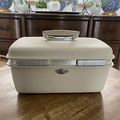 Vtg White Royal Traveller Makeup Luggage Train Case Hard Shell Carry On • $98