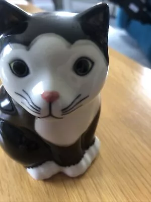 QUAIL POTTERY CAT Simon Black & White Figure  • £8