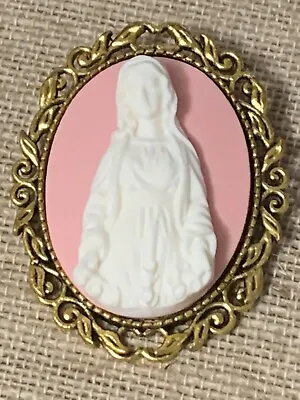 *HUGE SALE** NEW LG. VIRGIN MARY  MYSTIC ROSE  CAMEO BROOCH/PENDANT. Pink.G • $9.95