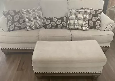 $650 • Buy Sofa Set Living Room