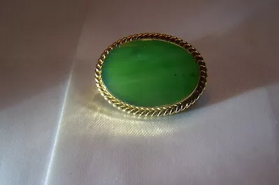 VINTAGE Nephrite Green Jade Oval Pin Gold Tone 1-1/4  X 3/4  Polished • $9.99