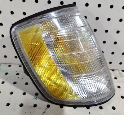 Mercedes Benz Front Signal Light Lens Cover Rh Passenger Side W124 Oem • $86.45