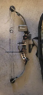 Hoyt Enticer Supreme Compound Bow With All Attachments And Arrows • $299.99