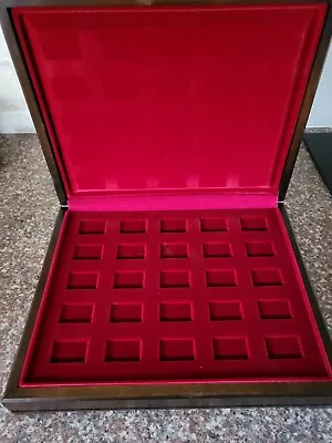 £20 • Buy John Pinches Elizabeth Our Queen Empty Display Case