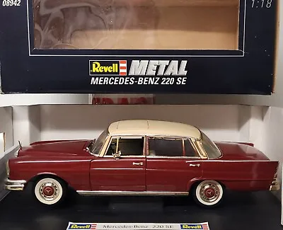 Revell 1:18th Mercedes-Benz 220SE Boxed • £85