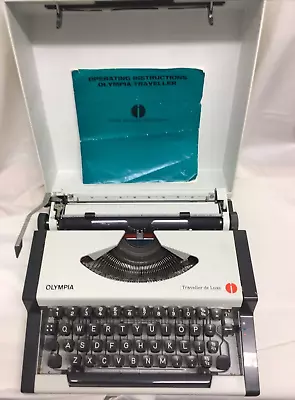 Olympia Traveller Deluxe Typewriter • £10.51