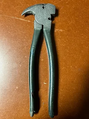 Vintage Unbranded Barbed Wire Fence Pliers • $12.49