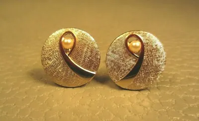 Mid Century Modern Swirl With Pearl Yellow Gold Plated Cuff Links • $19.75