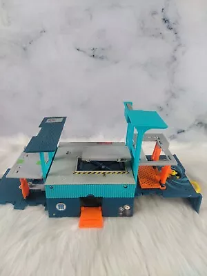 Matchbox Grab N Go Service Station Car Wash Playset 2008 • $16.95