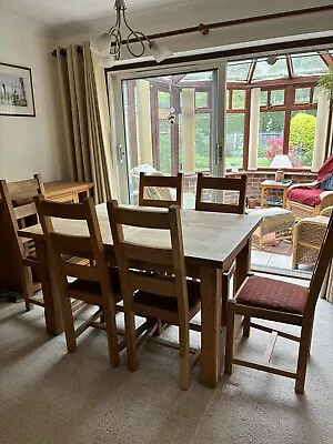 SOLID OAK EXTENDABLE DINING TABLE AND 6 CHAIRS. Quick Collection Appreciated! • £50