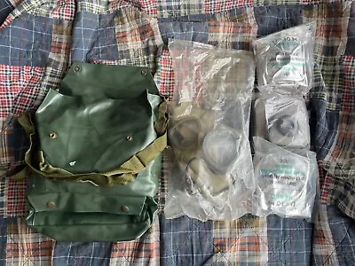 New Vintage East German M10 Gas Mask W/ Bag & Filters NOS • $40.49