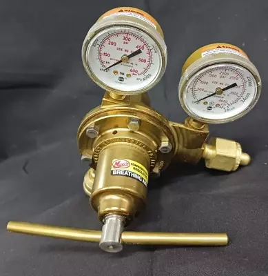 NIP MECO MODERN ENGINEERING P-1-L OXYGEN REGULATOR With GAUGES • $54.82