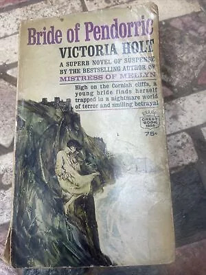 BRIDE OF PENDORRIC By VICTORIA HOLT 1965 PAPERBACK(see Desc & Pics) • $4