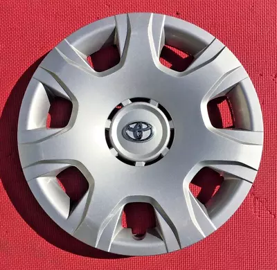 Toyota Hiace Hubcap Used Genuine 15 Inch Single • $69