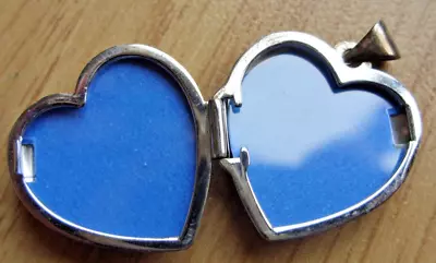 (LOVELY) 925 WJ Silver Heart 20mm X 17mm 2g Locket/Pendant (BARGAIN) • £7.99