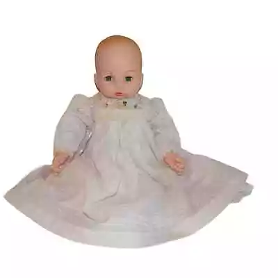 Madame Alexander Victoria 14  Realistic Baby Doll 2000 • $23