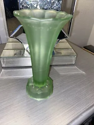 COLOURED GLASS VASE GREEN VINTAGE 15 Cms Tall Approx • £5.50