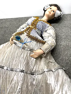 Vtg Porcelain Doll | Oriental Cloth Body Very Pretty • $12.95