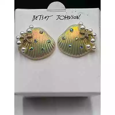 Betsey Johnson Pearl Crystal Embellished Seashell Button Earrings New  • $35