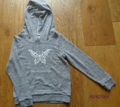 H & M Girls Lightweight Grey Knitted Hooded Top With Butterfly Motif- Size 4/6 Y • £2.50