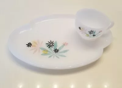 Atomic Flower Pot Leaf White Federal Milk Glass Snack Plate Tray With Cup Set • $20.01