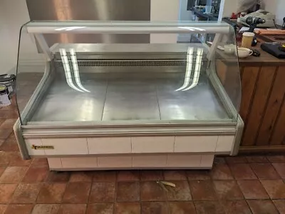 Serve Over Counter Display Fridge In Good Condition • £0.99